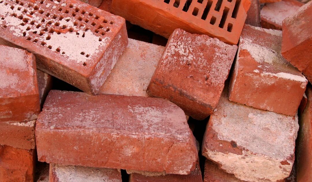What’s the Difference Between Common Brick & Firebrick?